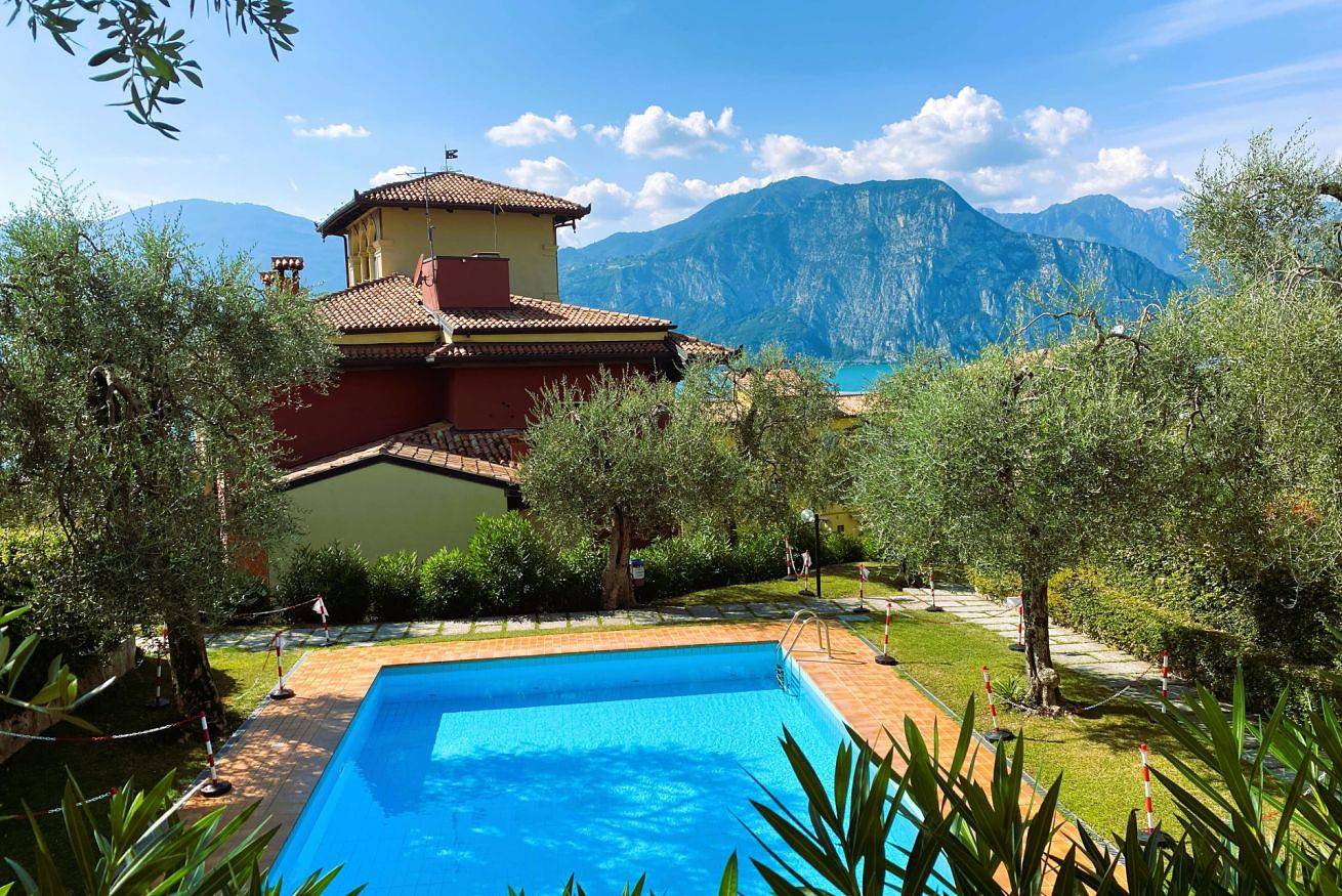 Ganze Wohnung, Ferienwohnung für 2 Personen mit Pool in Brenzone, Gardasee-Berge