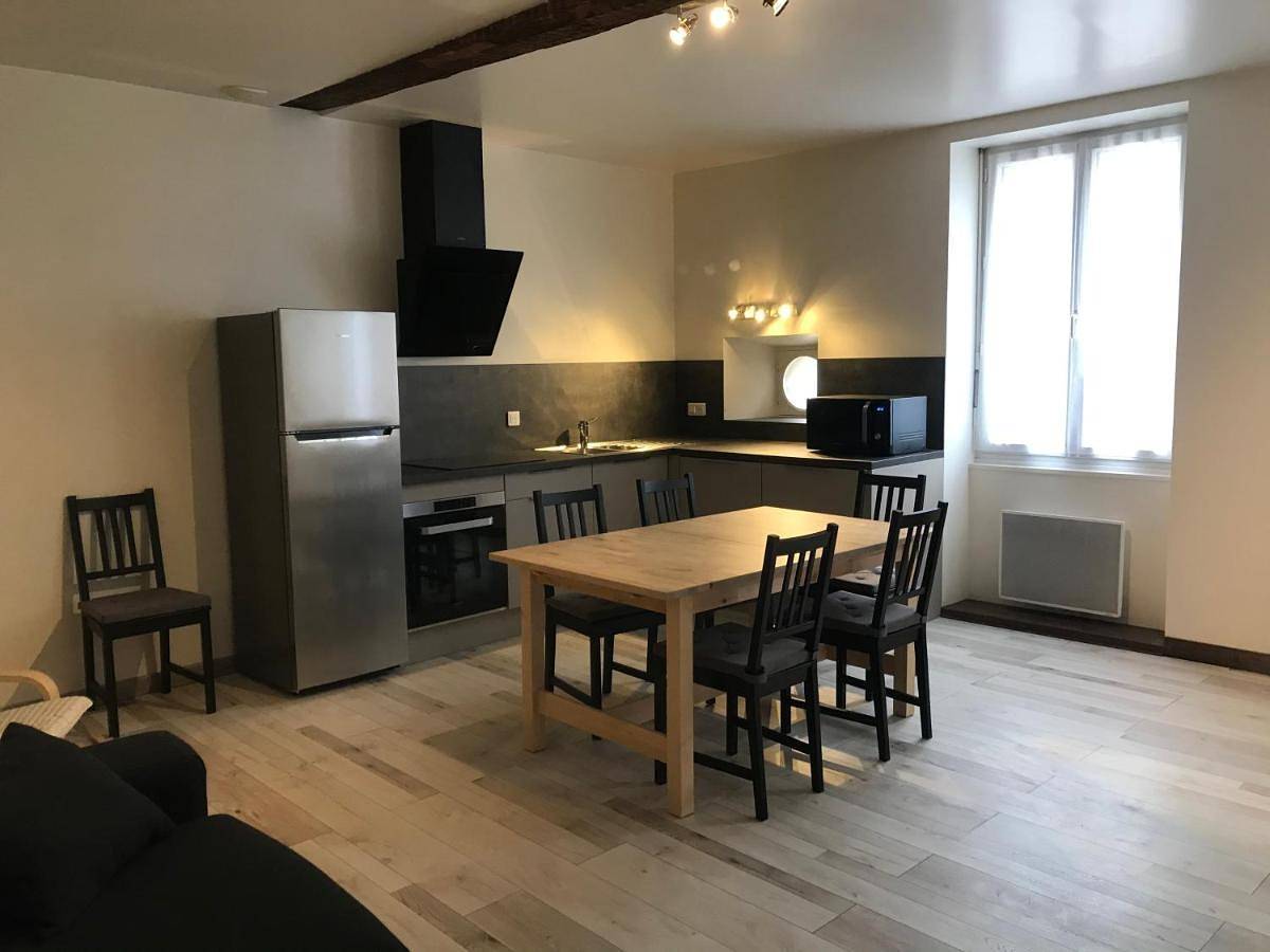 Two-Bedroom House in Chablis, Région d'Auxerre