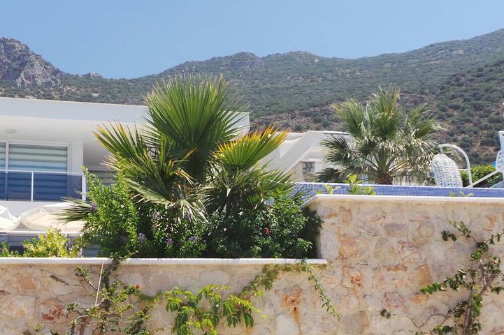 Moderne Villa mit 4 Schlafzimmern, fantastischem Meerblick, täglicher Reinigung, beheiztem Pool, 2 Bars in Kaş, Saklıkent