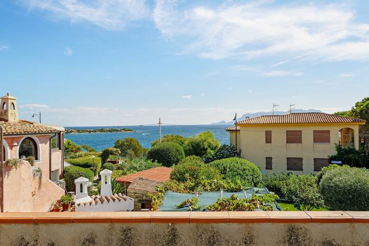 Holiday Home 'Villa Oliva Pittulongu' with Sea View, Wi-Fi and Air Conditioning in Pittulongu, Olbia