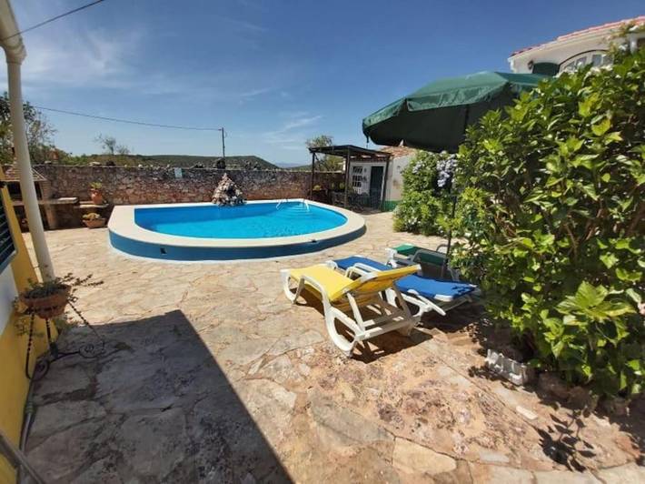 Location de vacances pour 4 personnes, avec piscine ainsi que jardin et vue dans Alte - 2