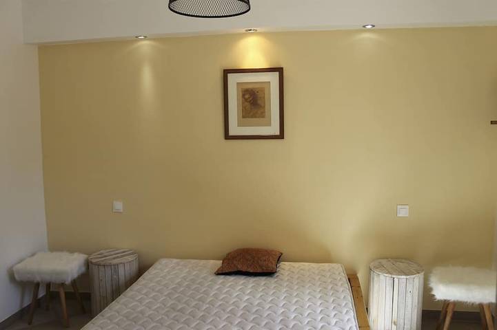 Gîte pour 3 personnes, avec piscine et jardin à Le Rouret - 2