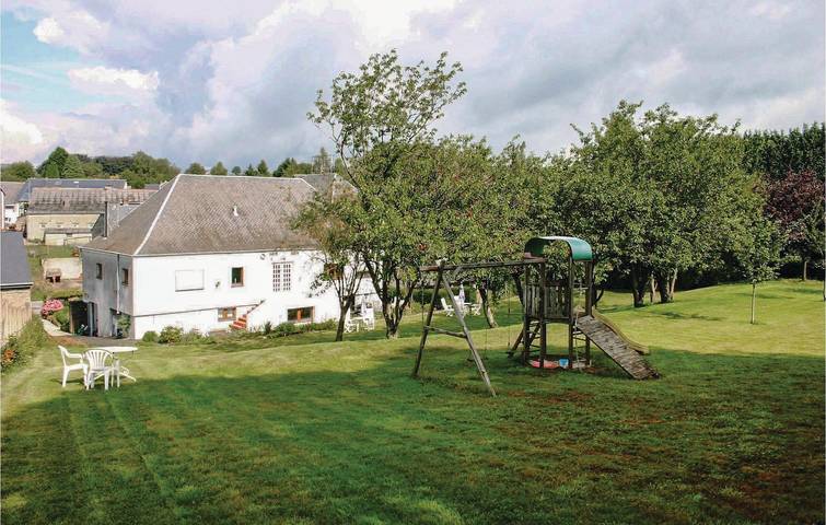 Location de vacances pour 18 personnes, avec piscine et jardin ainsi que sauna et terrasse, animaux acceptés à Bouillon - 2