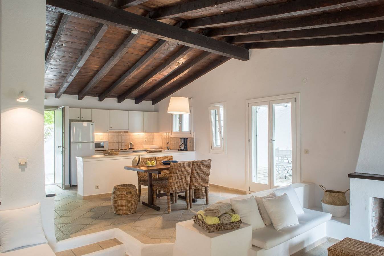 Luxury Skiathos Villa | Three-Bedroom Villa | Vromolimnos in Sporadi