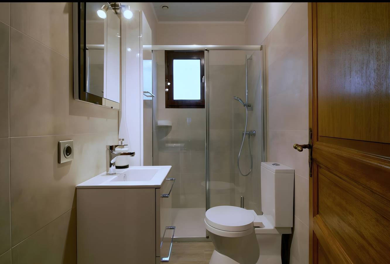 Chambre d’hôtes « Les Genêts » avec terrasse partagée, Wi-Fi et climatisation in Gujan-Mestras, Région d'Arcachon