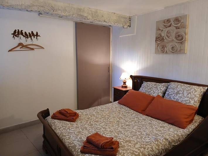 Location de vacances pour 2 personnes, avec terrasse, animaux acceptés à Montferrer - 4