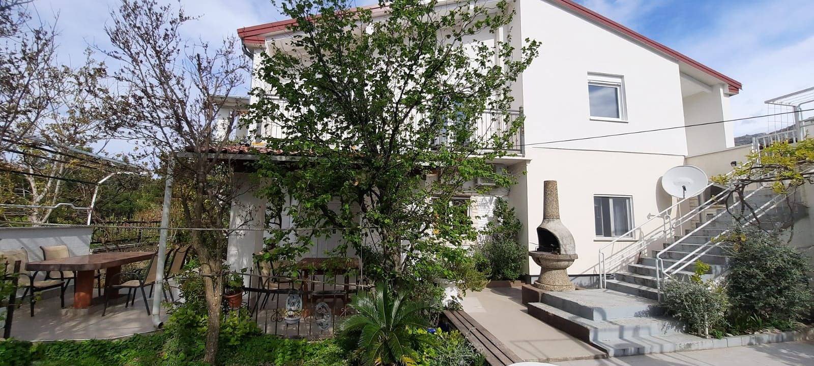 Ganze Wohnung, 2-Zimmer-Ferienwohnung mit Terrasse Starigrad (Paklenica) A-11848-b in Starigrad Paklenica, Starigrad