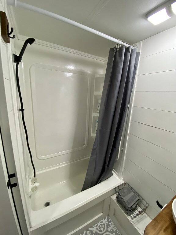 Camping for 4 people, with yard in South Carolina