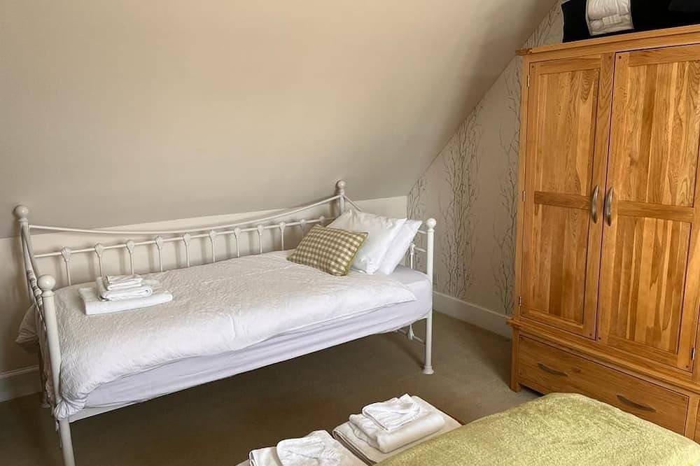The Nairn House -  a house that sleeps 6 guests  in 3 bedrooms in Nairn, Highlands