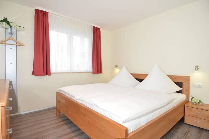 Bungalow für 4 Personen, mit Terrasse und Garten sowie Sauna in Sellin - 2