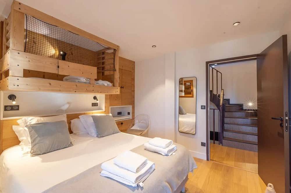 Exceptional 5-star chalet facing Mont Blanc - Jacuzzi & Sauna & Cinema in Hauteluce, Albertville und Umgebung