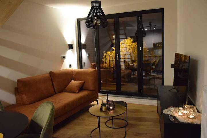 Guesthouse with jacuzzi in picturesque Leiedorp in Machelen, Zulte