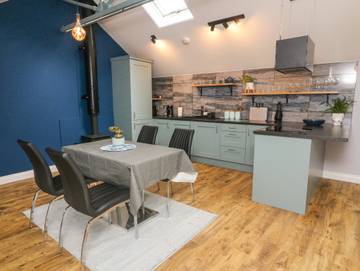 Log Cabin for 4 People in Grassington, North Yorkshire, Photo 3