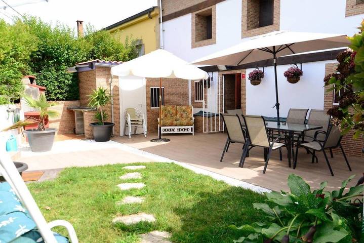 Casa rural para 13 personas, con jardín en Arnuero - 2