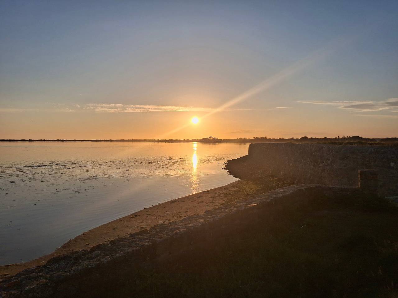 Paréntesis junto al mar en la Petite mer de Gâvres in Plouhinec (Morbihan), Côte des Mégalithes