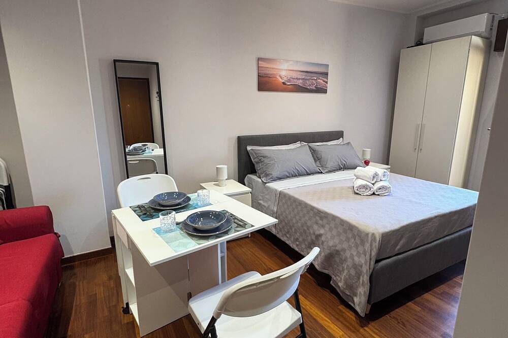 Entire apartment, House Zeta Carmine Square in Reggio Calabria, Reggio Calabria Province