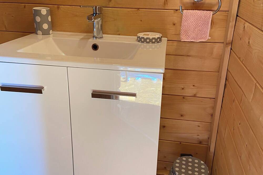 Chalet 1 & 2 breakfast included in Aouste-sur-Sye, Die region