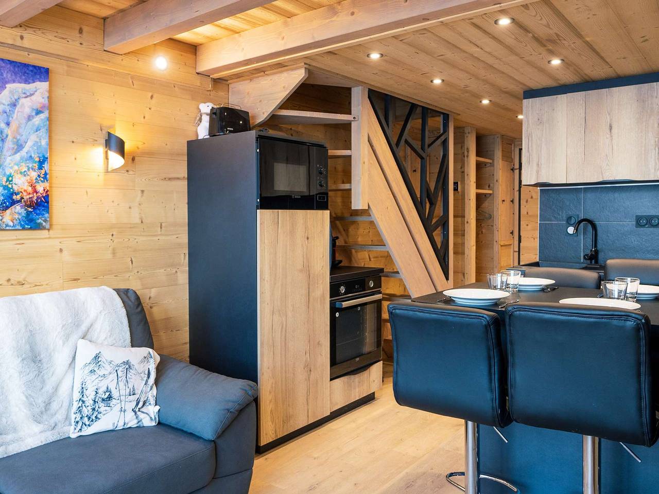 Geheel appartement, Renovated mountain duplex 6 people - Close to slopes - Equipped kitchen and balcony in Val Thorens, Massif de la Vanoise