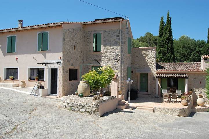 Gîte pour 6 personnes, avec jardin et terrasse