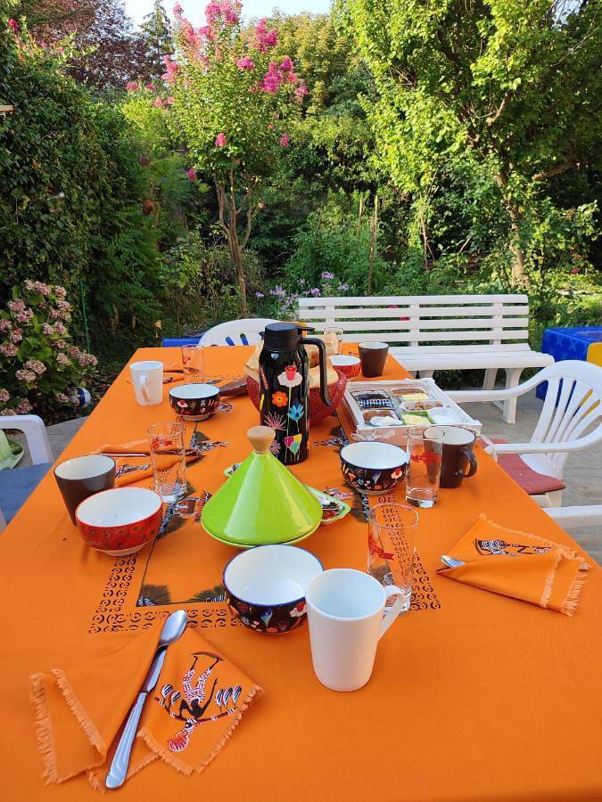Gîte pour 2 personnes, avec jardin ainsi que vue et terrasse à Bollène - 3