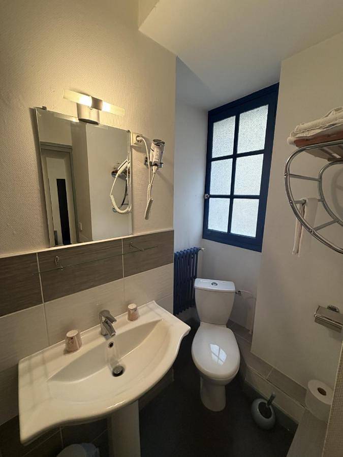 Hôtel pour 2 personnes, avec terrasse dans Office De Tourisme Du Grand Cahors - 4