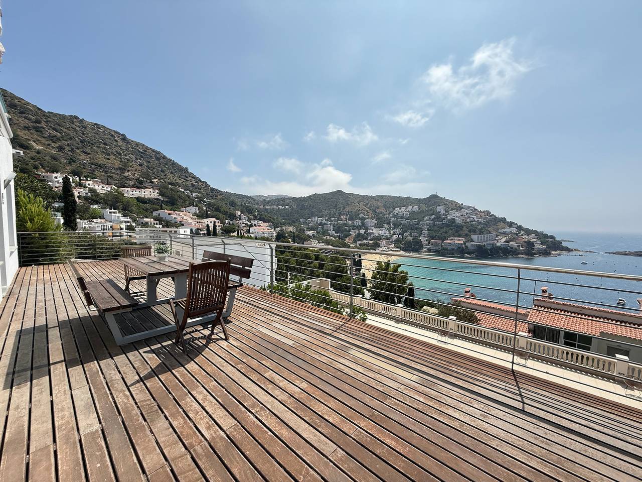 Entire apartment, Comfortable Apartment for 6 with Private Terrace in Roses in Canyelles Petites, Roses