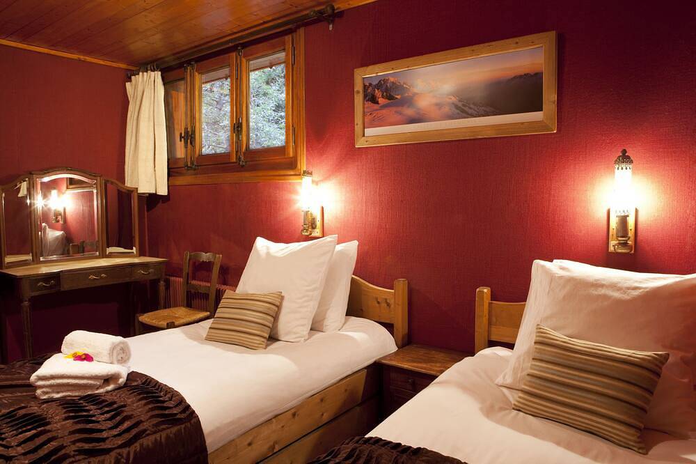 Traditional Winter Wonderland Retreat - im privaten Nationalpark Wald gelegen in Argentière, Chamonix