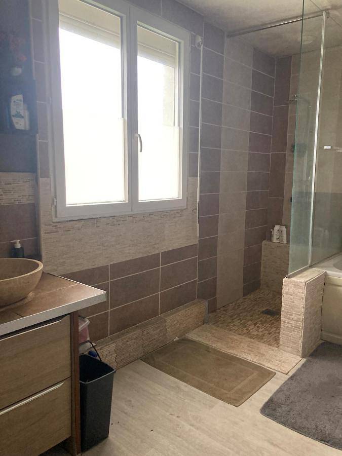 Location de vacances pour 6 personnes, avec jardin et piscine à Artigues-près-Bordeaux - 3