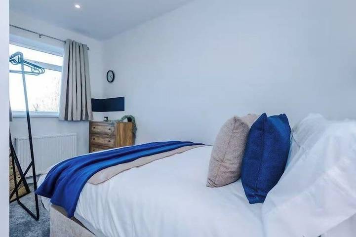 Elegant 2Br Getaway Near Wakefield | Parking in Wakefield, Yorkshire del Oeste