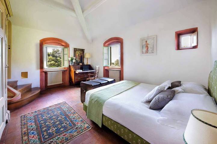Villa pour 8 personnes, avec balcon ainsi que piscine et jardin, animaux acceptés à Florence - 3