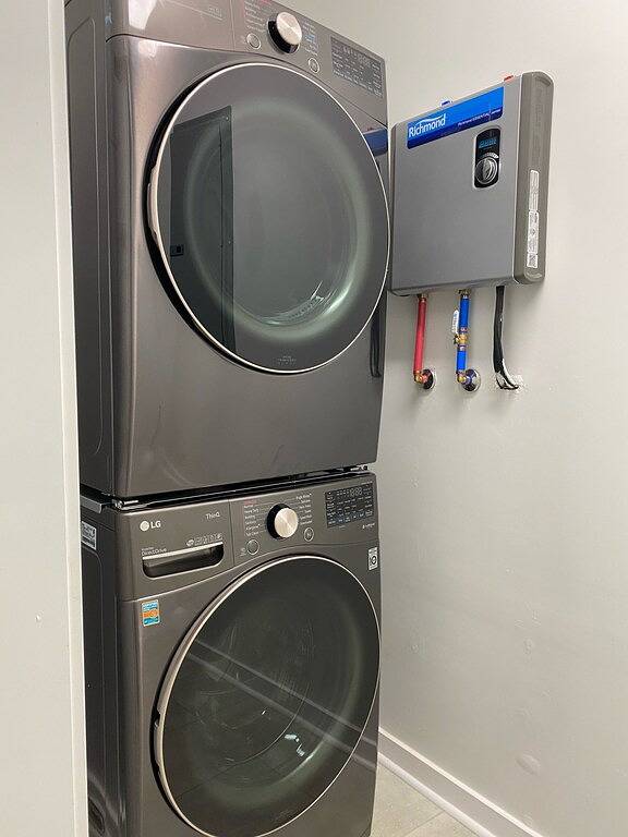 Immaculate 1 level home with private back yard + fire-pit + air hockey & parking in Oxford (MS), Lafayette County