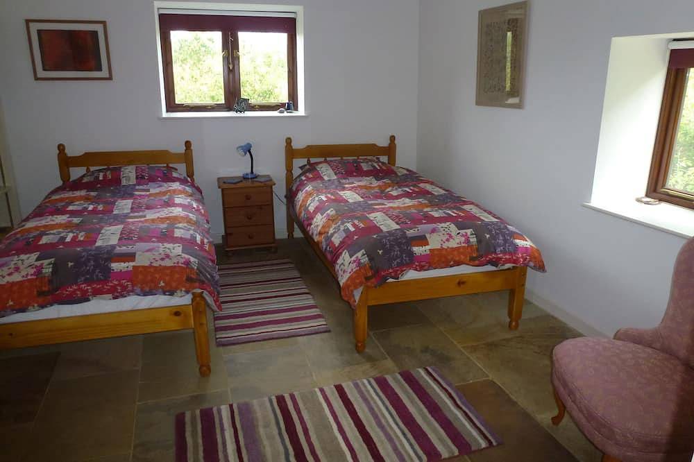 Peaceful Cottage in Rural North Devon, near the Ocean in Hartland Devon Heritage Coast