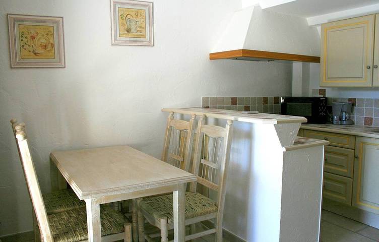 Gîte pour 5 personnes, avec balcon et piscine à Gordes - 2