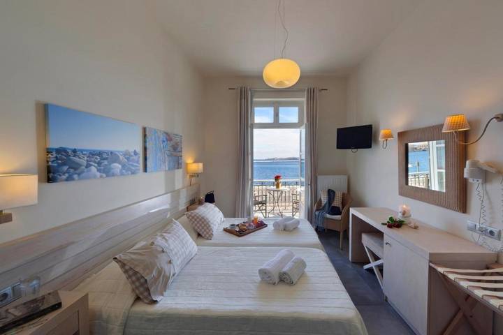 Maison d’hôte pour 2 personnes, avec terrasse dans Syros