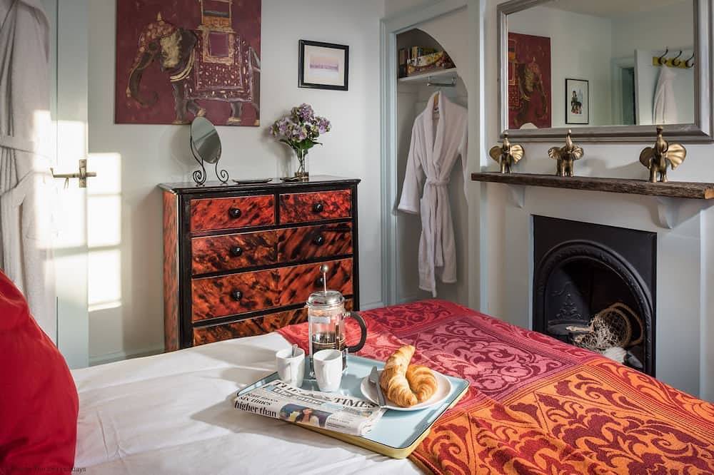 Coastguards Beach House -  a cottage that sleeps 7 guests  in 2 bedrooms in Camber Sands, Camber