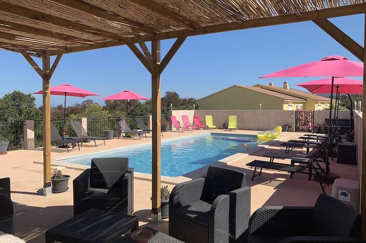 Location de vacances pour 14 personnes, avec piscine ainsi que jacuzzi et jardin, animaux acceptés à Solaro