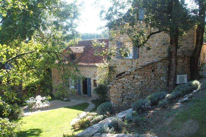 Location de vacances pour 10 personnes, avec Terrasse et Jardin à Saint-Rémy (Aveyron)