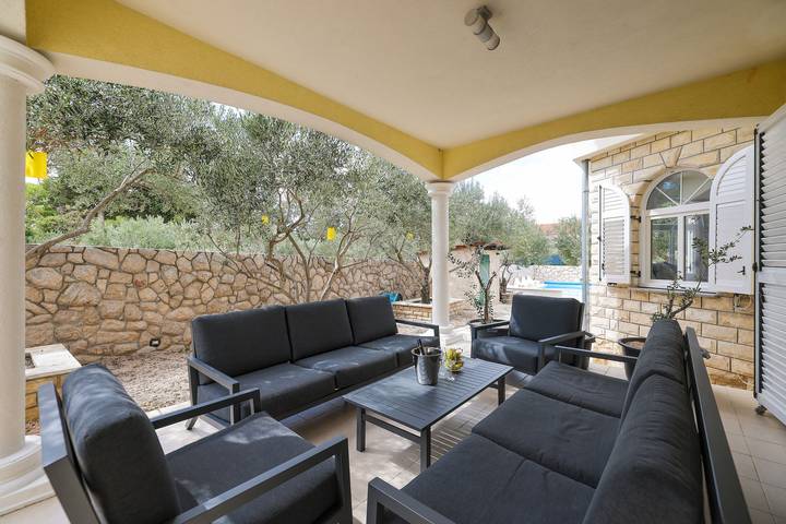 Ferienhaus für 9 Personen, mit Garten und Pool sowie Ausblick in Drage (Pakoštane) - 4