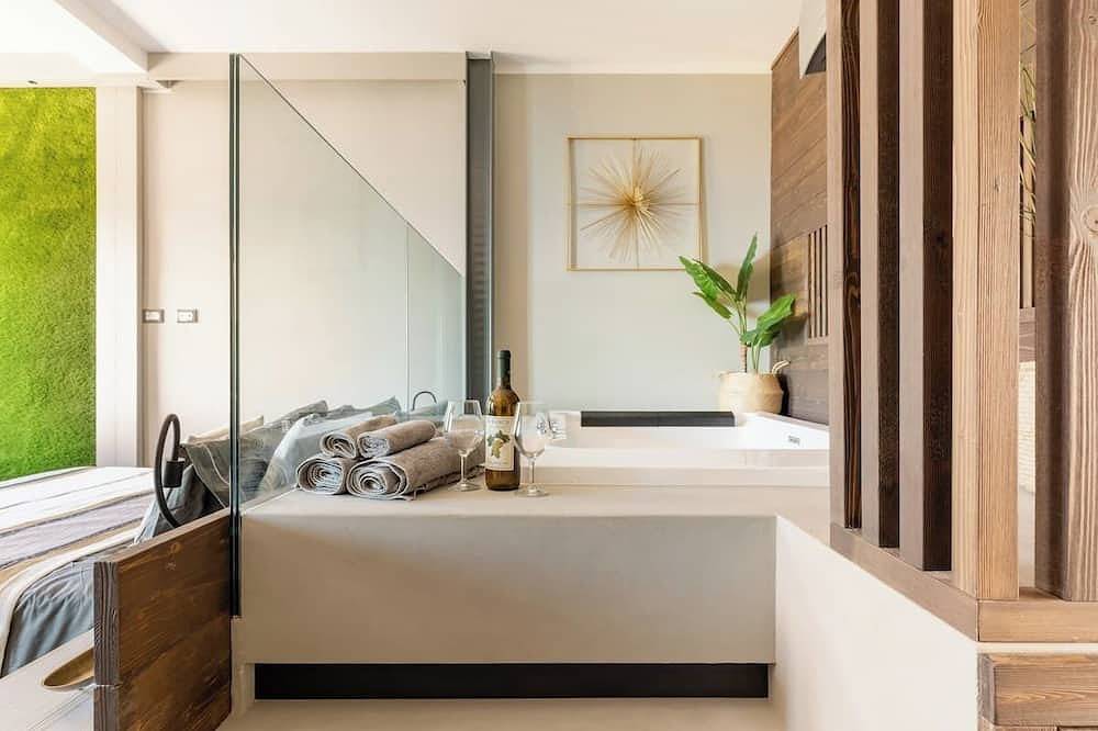 Entire apartment, House 67 Seaview Suite & Jacuazzi Manarola in Manarola, Riomaggiore Municipality