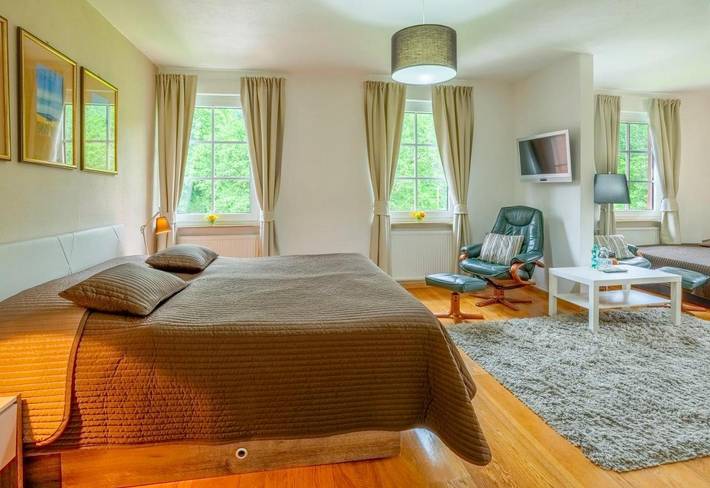 Hotel für 3 Personen, mit Terrasse und Garten sowie Ausblick in Michelstadt - 4