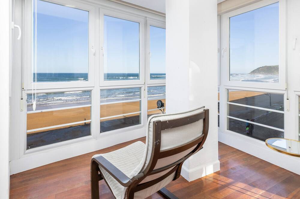 Entire apartment, Apartment Bañeru 3-3 - First line of beach - Zarautz in Zarauzko hondartza (Zarautz), Zarautz