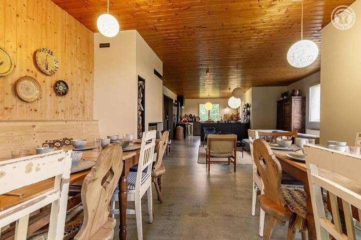 Chalet pour 15 personnes, avec jardin à Les Déserts