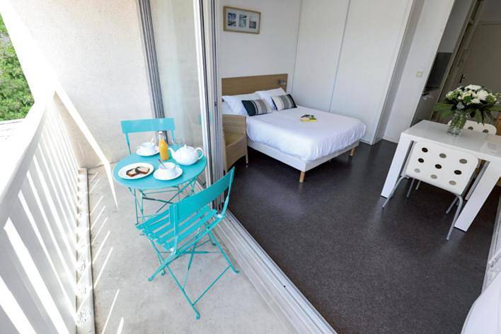 Gîte pour 2 personnes, avec balcon et vue dans Thermes de l'Avenue - 3