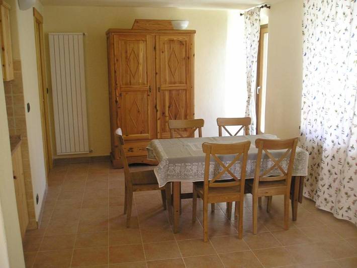 Gîte pour 2 personnes, avec Balcon et Terrasse ainsi que Bassin pour enfant et Vue dans Doues