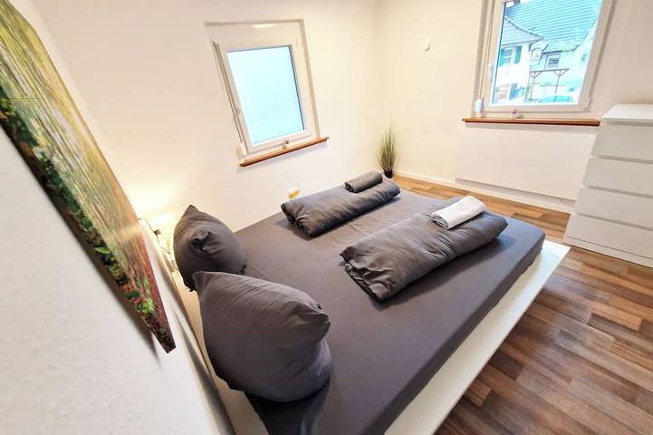 Ganze Wohnung, Traumdomizil zum Wohlfühlen mit Sonnenbalkon nur 5 min vom Europa-Park in Europa-Park, Rheinhausen