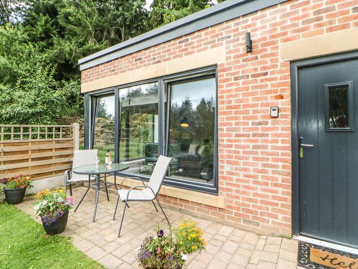 Log cabin for 2 people, with Garden in County Durham