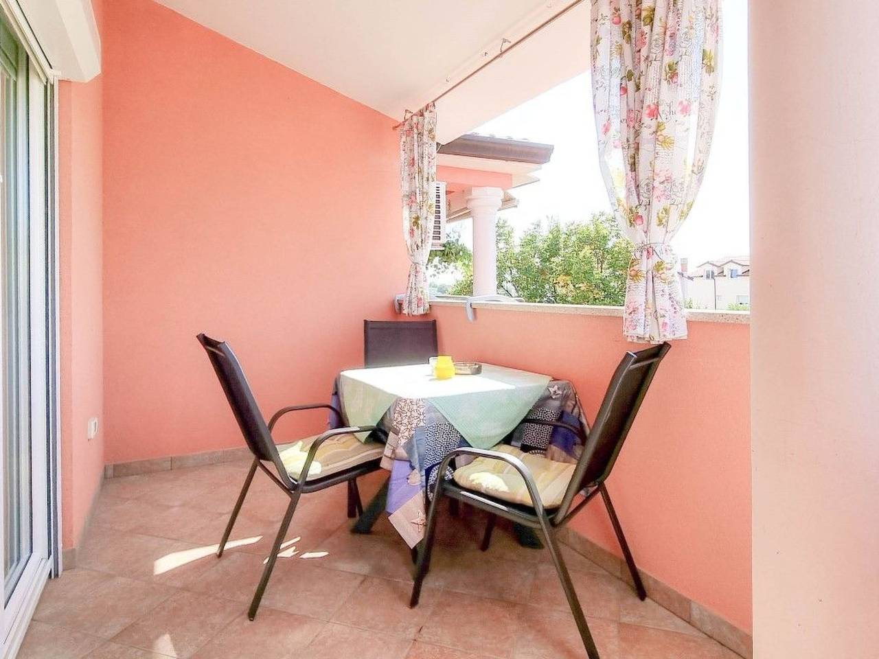 Geheel appartement, "Stelia 3" mit Balkon in Novigrad, Mareda