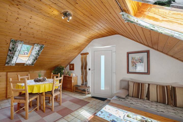 Entire apartment, Apartment 'Stoffel' with Private Terrace, Private Garden and Wi-Fi in Darstein, Landkreis Südwestpfalz