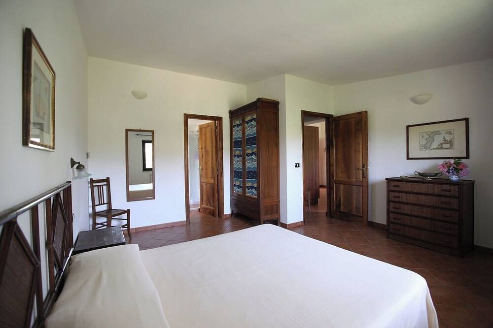 Beachfront Villa with spacious garden and direct beach access in San Sostene, Catanzaro Province