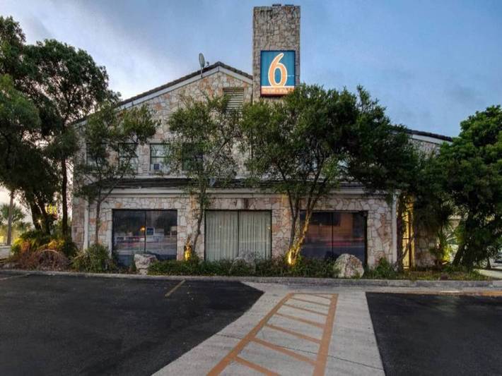 Apartamento entero, 2 camas tamaño queen | Bañera accesible para personas con movilidad reducida in San Antonio, Condado de Bexar